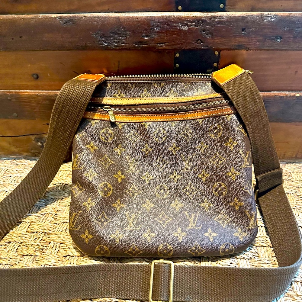 Louis Vuitton Bosphore Monogram Crossbody / Shoulder Bag - Authentic